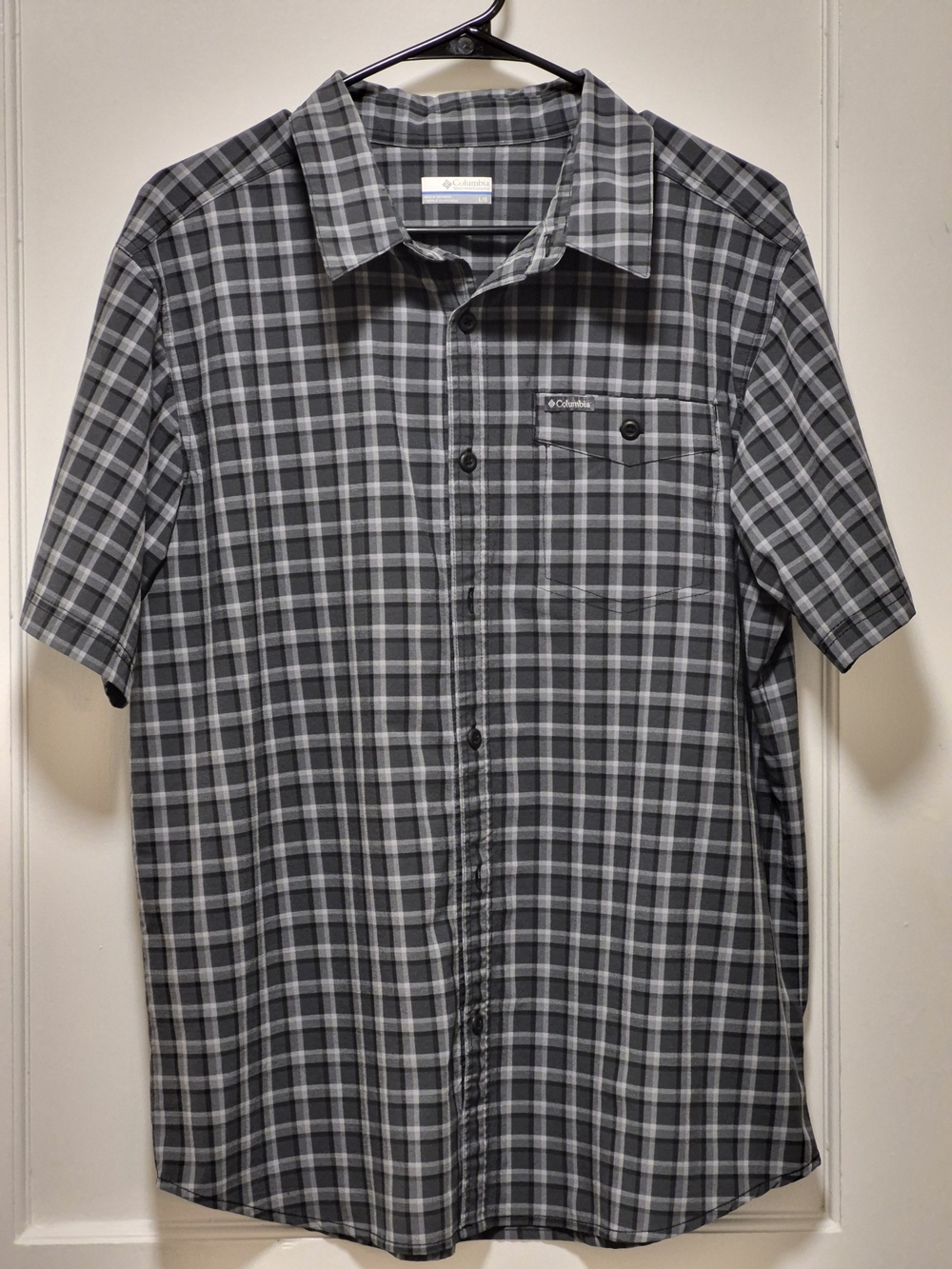 Columbia Men's Gray Plaid Short-Sleeve Button-Down Shirt